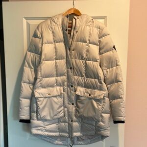 Eddie Bauer Women's Light Gray Hooded Puffer Jacket